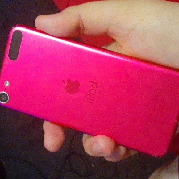 Pink Ipod - Picture 2 of 8